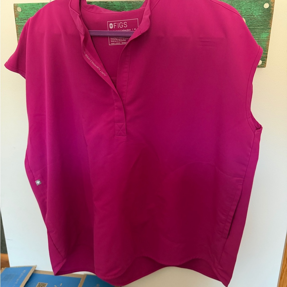 Figs Women's Magenta Blouse